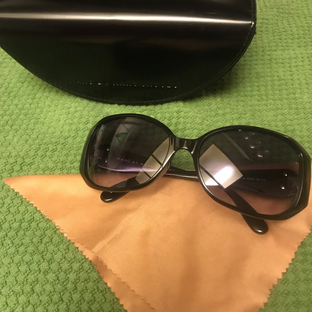 Marc Jacobs sunglasses, brand new